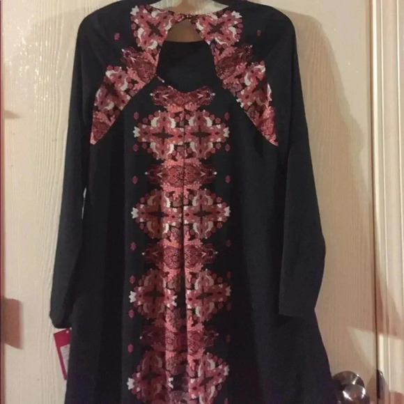 Xhiliration dress - Picture 3 of 5